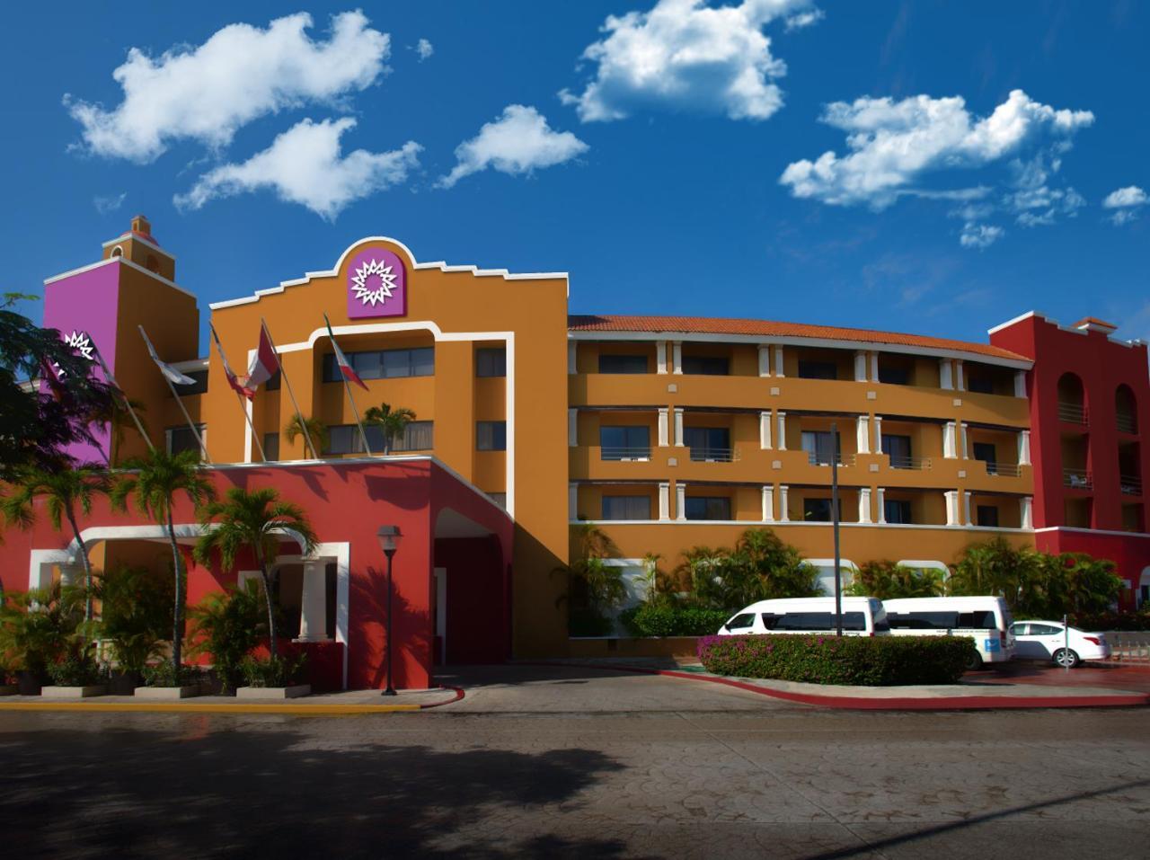 Adhara Hacienda Cancun Exterior photo